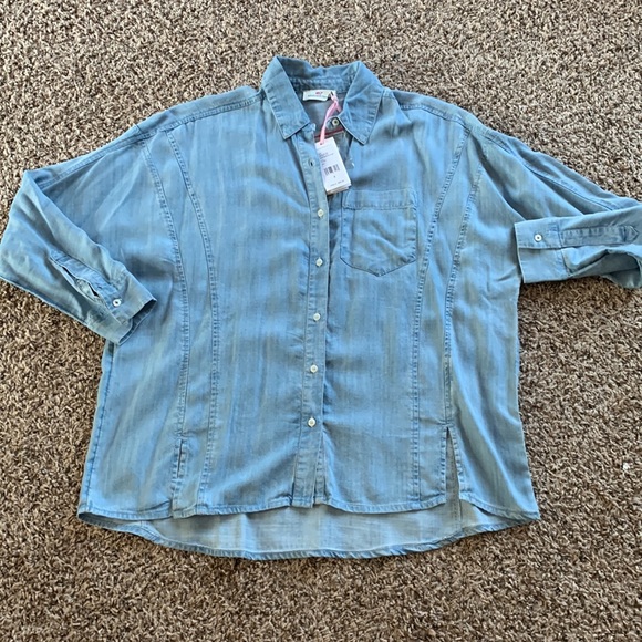 Lot of 2 Vineyard Vines button down shirts - Picture 6 of 8